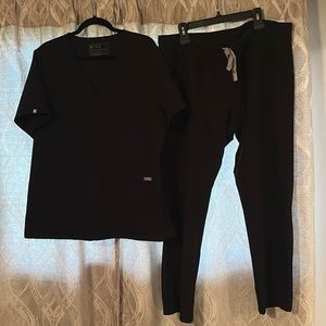 FIGS Black XXL Casma Top, Kade Cargo Pants